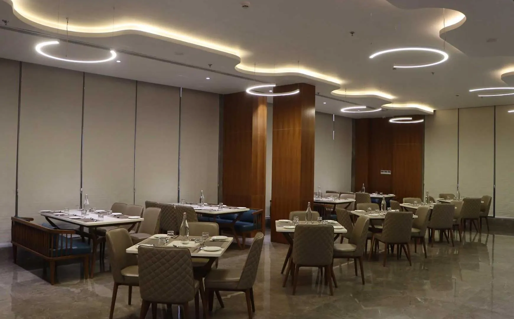 The Paradise Bliss - A Luxury Hotel & Spa In 우다이푸르 4*,